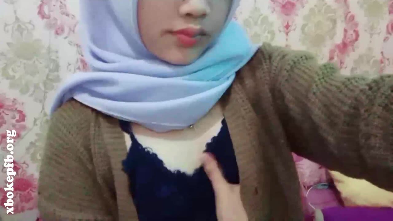 Abg hijab tunjuk body seksi