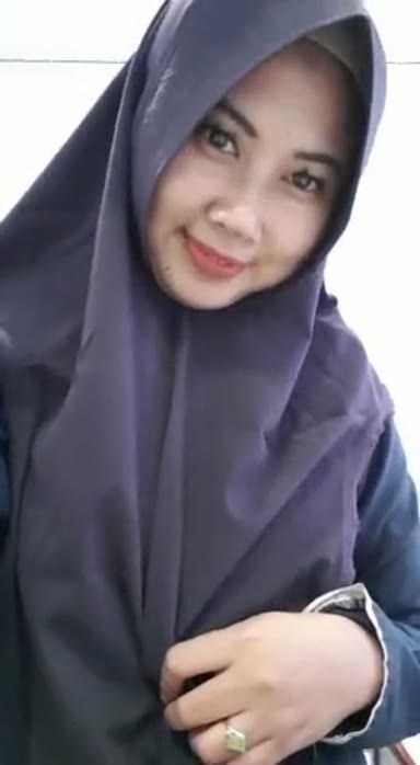 Bu guru ngaji binal banget spill aset gunung